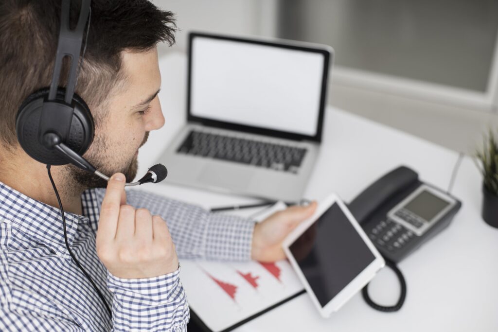businessman talking phone min