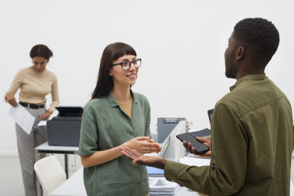 medium-shot-people-chatting-work