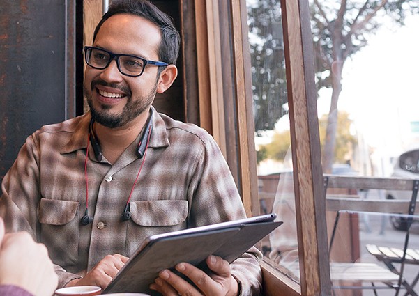 Plantronics Voyager 6200 - lifestyle